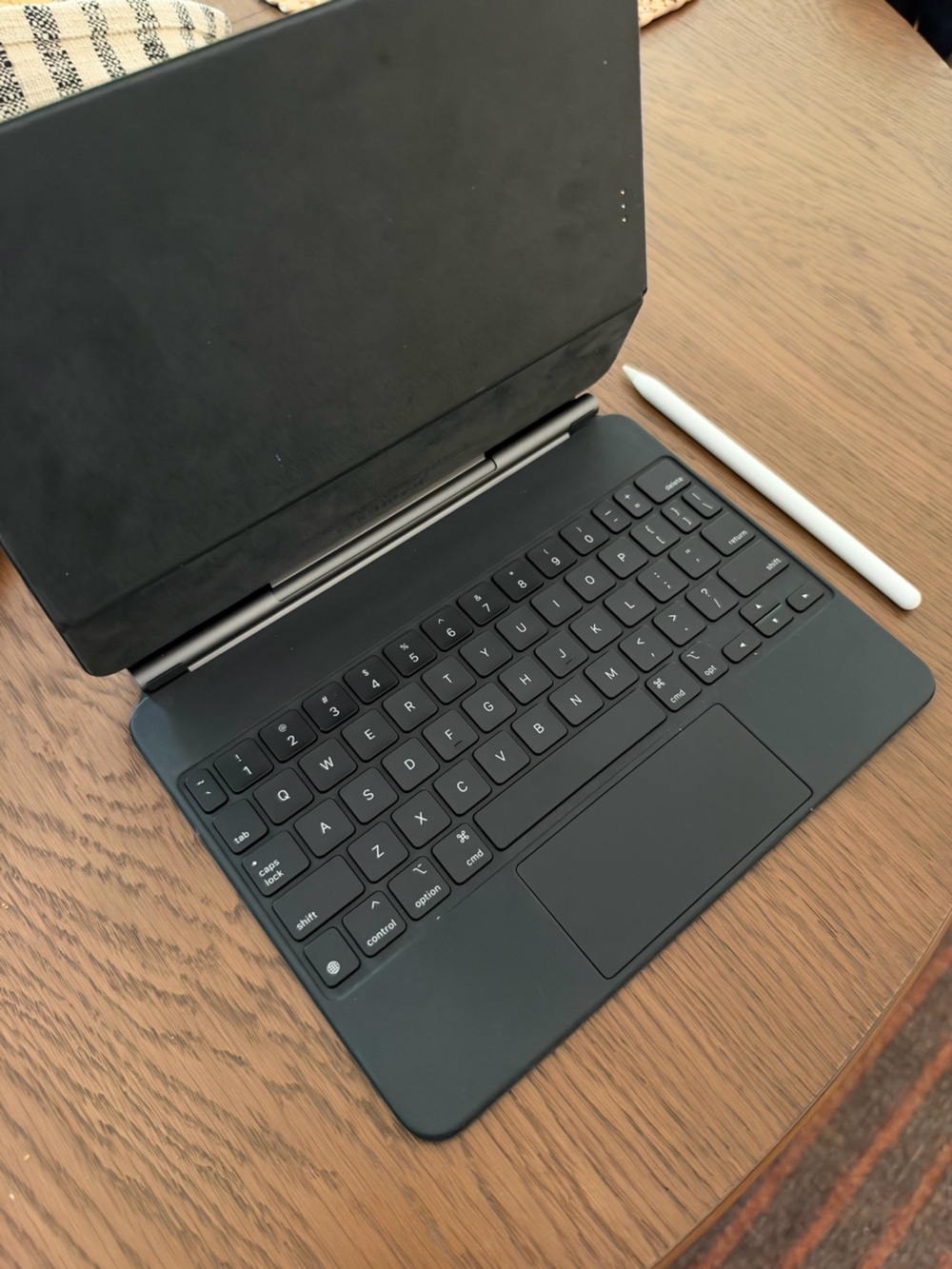 Apple Magic Keyboard (11” Pro) & Apple Pencil